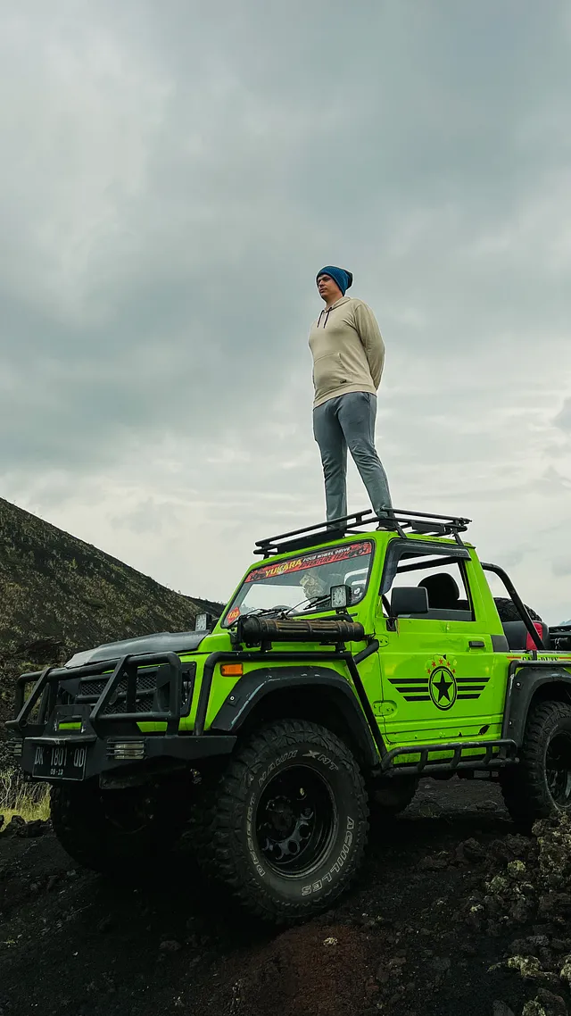 Meet Deel Artem Smirnov, Frontend Engineer